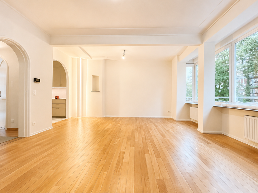 UCCLE - Ideaal gelegen in de Diewegwijk, dicht bij het Wolvendaelpark, het openbaar vervoer en het centrum van Ukkel, prachtig HUIS (4slk/1douchekamer