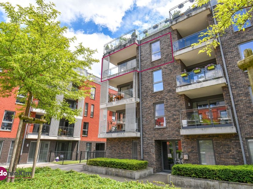 Instapklaar 3-slaapkamer appartement met parking in hartje Boortmeerbeek<br />
Zoek je ruimte, modern comfort en een toplocatie? <br />
Dit appartem