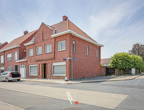                                         Woning te koop in Emelgem, € 240.000
