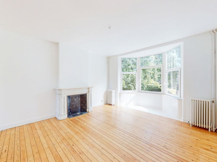 Maison de maître 5 chambres – 256 m² – Face au Parc Warocqué <br />