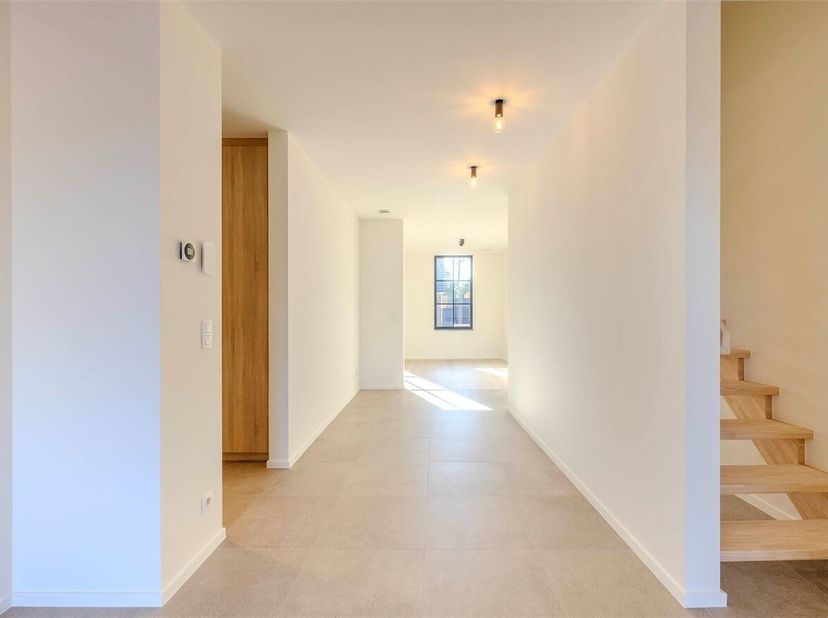 Magnifique appartement neuf en triplex avec 2 chambres, un bureau et une terrasse<br />
Description : Ce bel appartement en triplex est situé au premi
