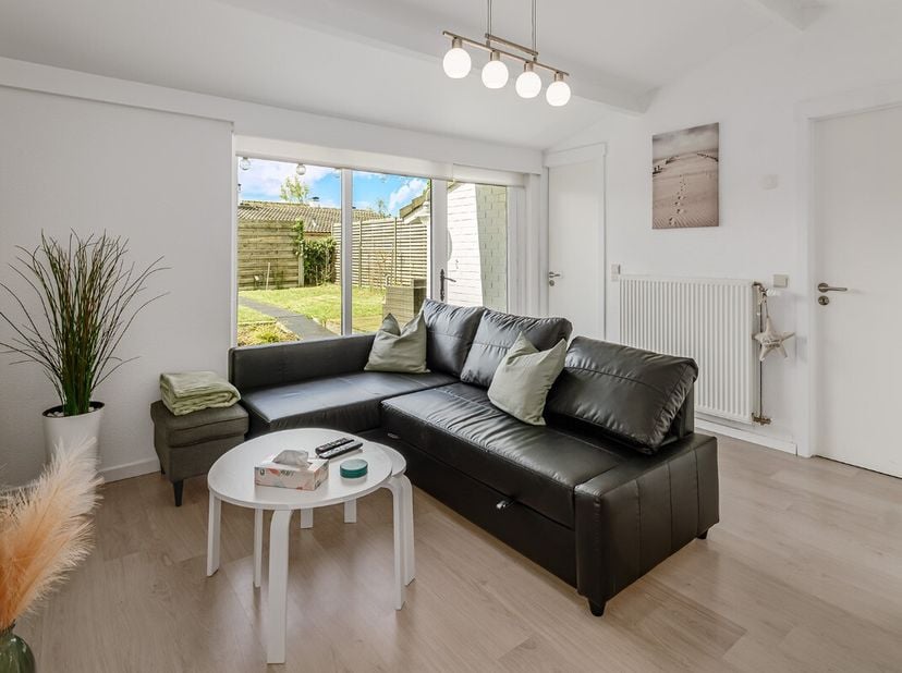 Te koop: Gerenoveerde vakantiewoning in Sunparks te Oostduinkerke.Ontdek deze prachtig gerenoveerde vakantiewoning gelegen in het populaire vakantiedo