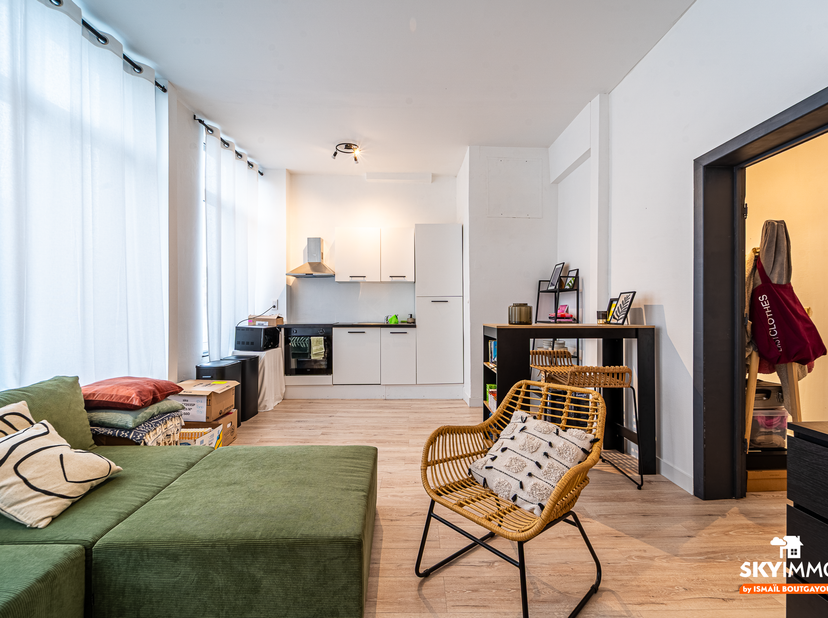 L'agence SKYIMMO vous propose ce magnifique appartement , situé à LIEGE. Entièrement rénovée, cet appartement  est une excellente opportunité d’invest