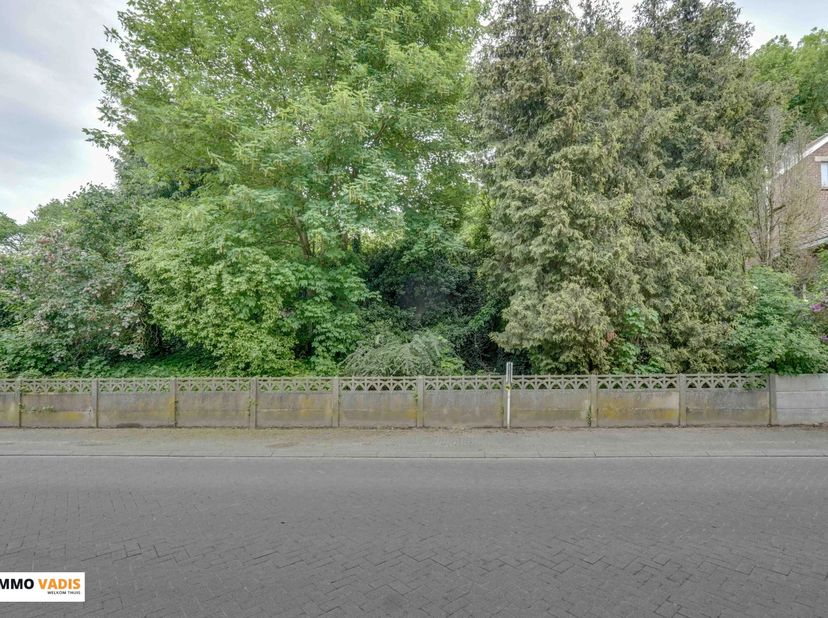 Terrain à vendre
                    à 3700 Sluizen