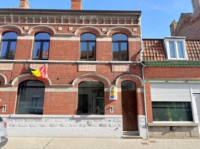 Huis te koop in Ieperstraat 26,
                    8957 Mesen