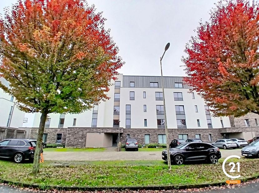 Rue de la Sucrerie 29/3-1 à 7000 Mons. Situé au 3ème étage de la Résidence "Au fil des Grands Prés", appartement très lumineux composé de : hall d'ent