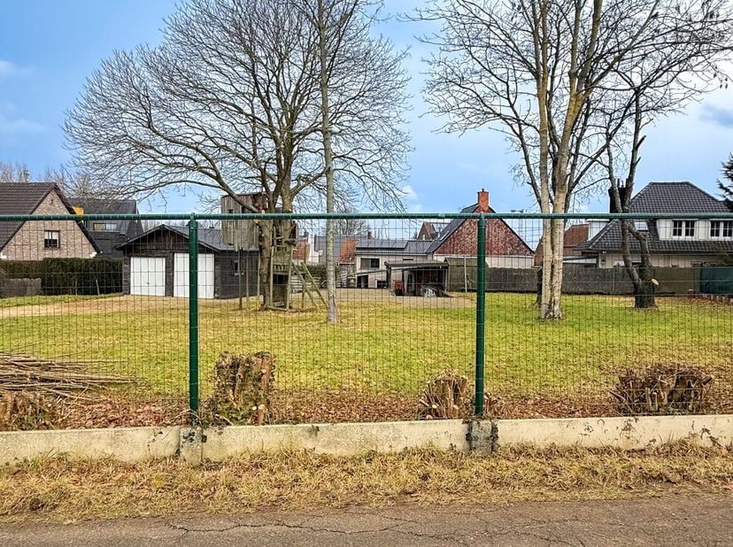 Unieke opportuniteit - mogelijkheid tot bouwen van een open bebouwing op een toplocatie met uitstekende bereikbaarheid in een verkeersluwe straat!<br