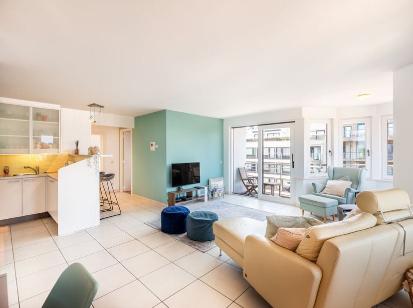 Un appartement d'angle unique au cœur d'Oostduinkerke – votre résidence de rêve au bord de la mer !<br />
<br />
Profitez d'un espace de vie généreux