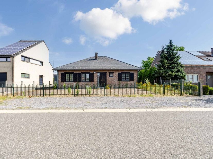 Huis te koop in Zandstraat 5,
                    3990 Kleine-Brogel
