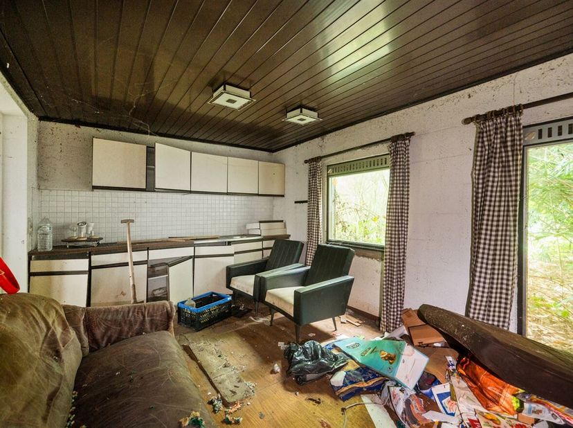 Chalet op groen perceel van 947 m² in Herselt<br />
Locatie:<br />
Dit perceel is rustig gelegen in Worfkes te Herselt, midden in een groene en bosrij