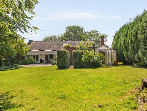                                         Maison à vendre à Kaster, € 450.000
