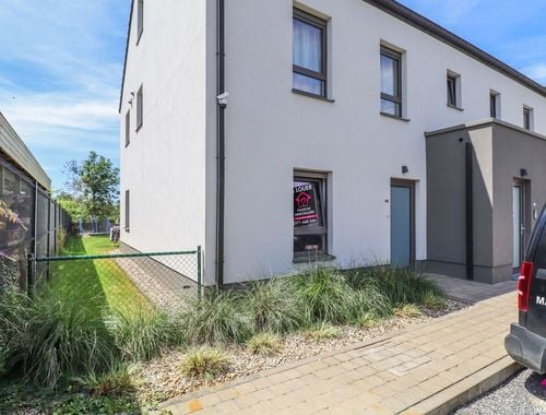                                         Appartement à louer à Morialmé, € 980
