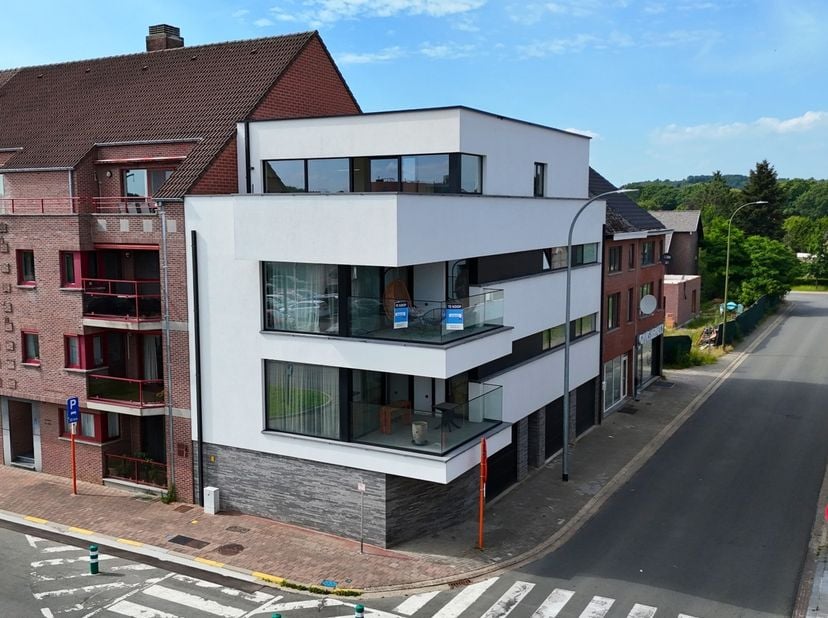 Te koop: Ruim energiezuinig appartement op centrale ligging in Maasmechelen<br />
<br />
Adres: Europaplein 4A2, 3630 Maasmechelen<br />
<br />
Dit mo