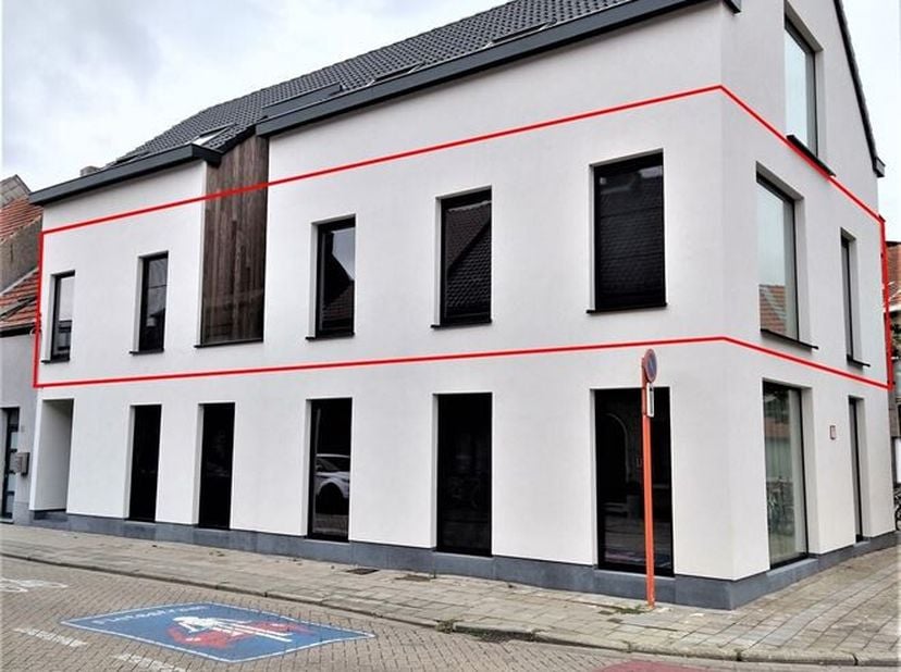 Modern 1 slaapkamer appartement met terras<br />
Ligging: Gelegen tegen het centrum van Turnhout, nabij scholen, openbaar vervoer, winkels en autostra