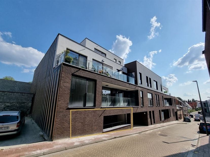 Residentie Ringoot bestaat uit 33 erkende assistentiewoningen rondom een gemeenschappelijke binnentuin. Het project is gelegen in het hartje van centr