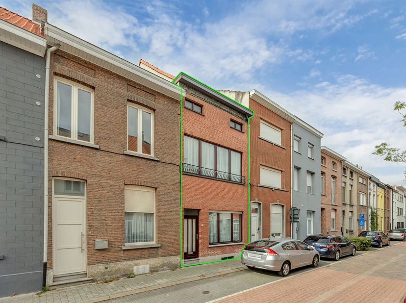 Huis te koop in Sint-Jan-Berchmansstraat 76,
                    2800 Mechelen