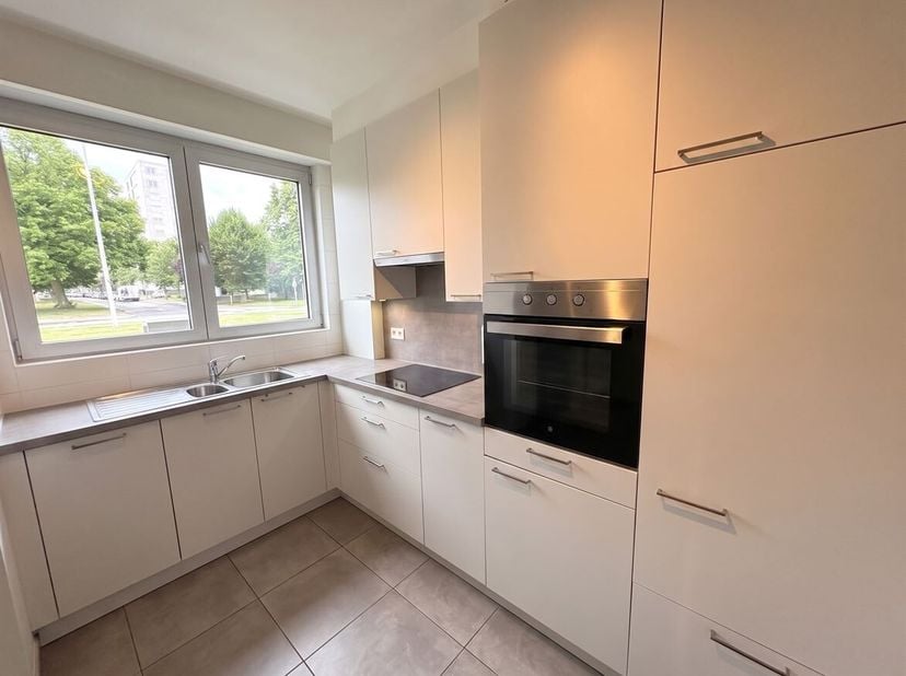 Gelijkvloers 2-slaapkamer appartement in Ekeren <br />
Ligging:<br />
Het appartement is gelegen in Ekeren, op wandelafstand van verschillende facilit