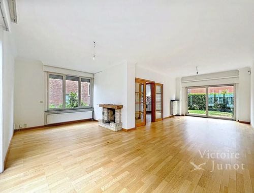                                         Maison à louer à Woluwe-Saint-Pierre, € 2.800
