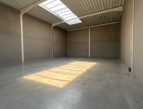                                         Bâtiment commercial à louer à Kortessem, € 1.350
