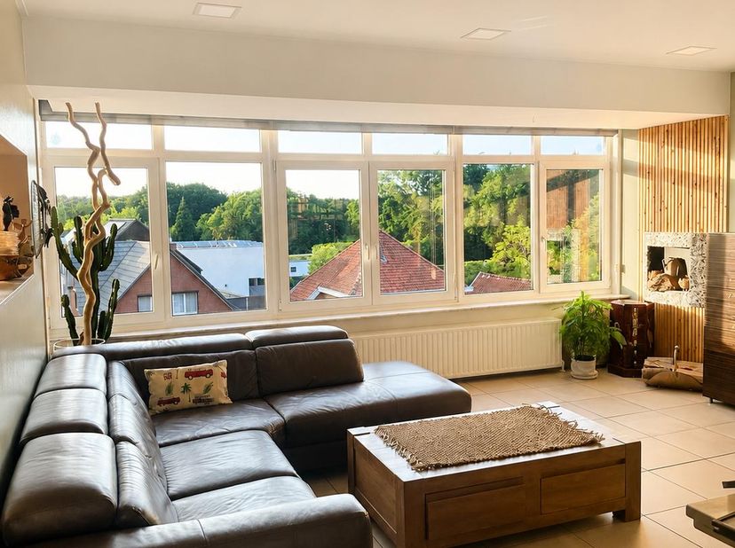 . Ruim appartement te koop in Zutendaal met zicht op het bos<br />
Bent u op zoek naar een ruim en lichtrijk appartement op een toplocatie in het groe