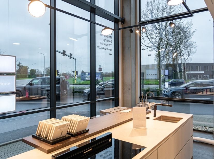 Op de site Poort tot Poperinge (Europalaan 1A) komt de meest zichtbare unit beschikbaar: de eerste unit die u ziet wanneer u Poperinge binnenrijdt.<br