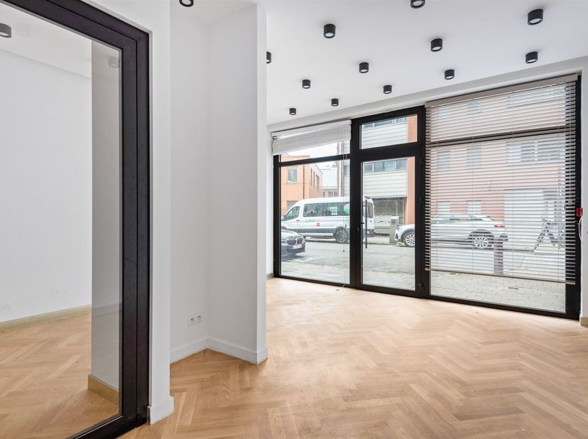 Bien professionnel à vendre
                    à 2018 Antwerpen