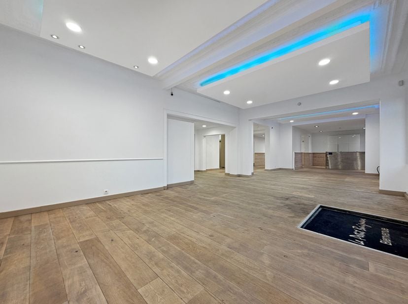 Pour toute demande d'information et/ou visite : martin.franken@propriete-privee.be<br />
Superbe appartement à deux pas de toutes les facilités avec m