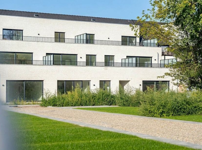 Appartement te koop in Jan van Droogenbroeckstraat 9,
                    2890 Sint-Amands