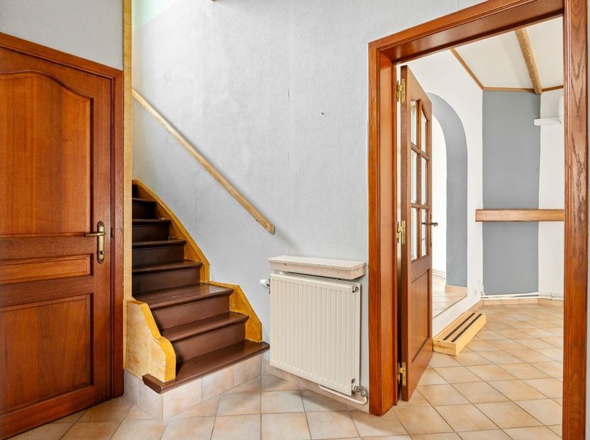 Une superbe maison tout confort<br />
Situation : rue parallèle à la Dublinstraat, située au calme dans un quartier en plein essor, à proximité des tr