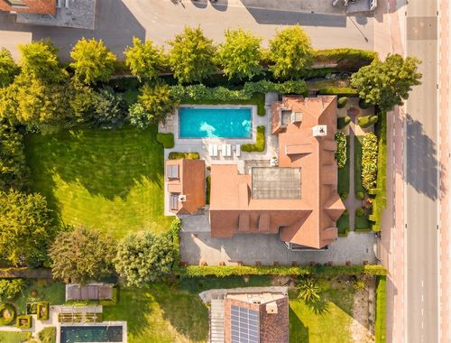                                         Uitzonderlijke woning te koop in Ooigem, € 1.850.000
