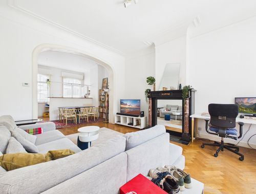                                         Appartement te huur in Ukkel, € 1.350
