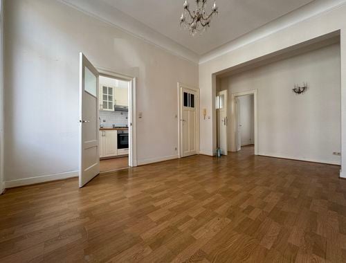                                         Appartement te huur in Ukkel, € 990
