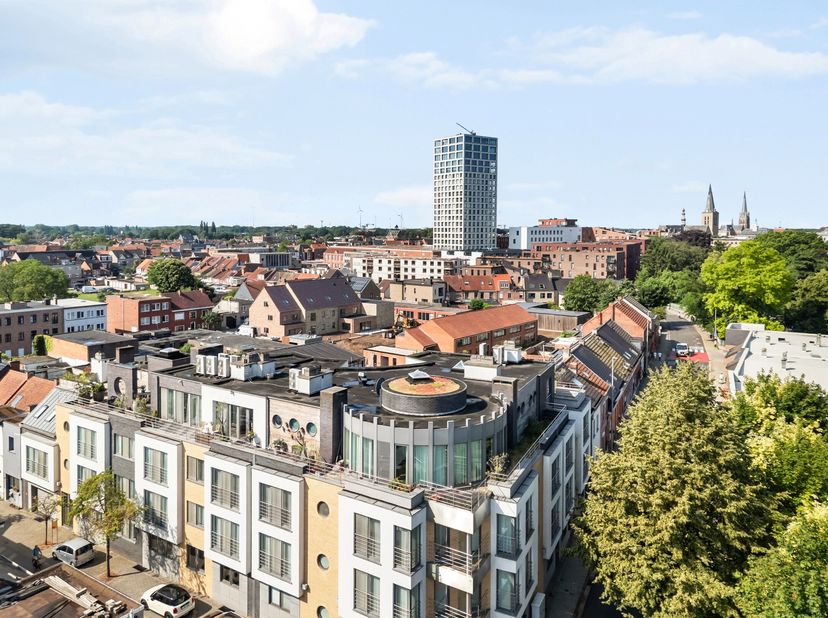 Deze luminieuze penthouse is de absolute top voor wie op zoek is naar een appartement in de Kempen op centrumlocatie, voorzien van alle comfort. U kom
