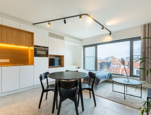                                         Studio à louer à Bruxelles, € 1.000
