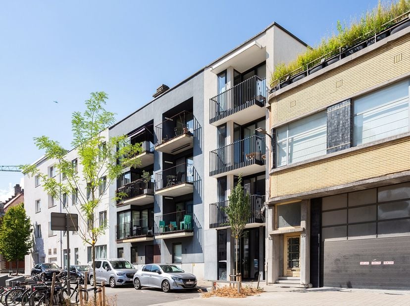 Droom je van een modern appartement op een toplocatie in Antwerpen? In de geliefde Sint-Andrieswijk geniet je van de rust van een charmante zijstraat,