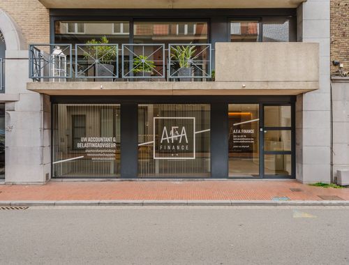                                        Bureaux à vendre à Izegem, € 215.000
