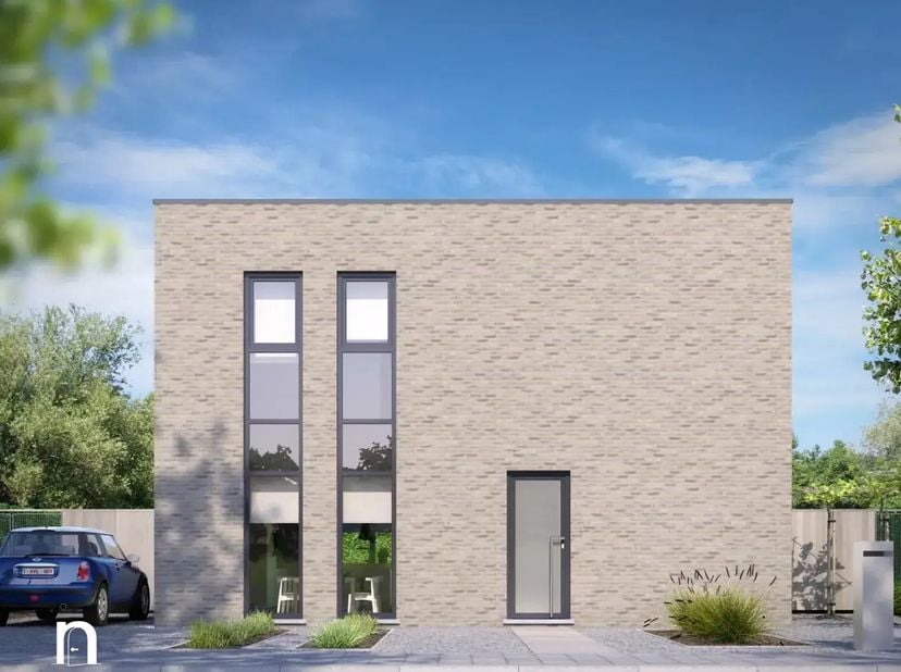 Op een vlot bereikbare locatie langs de Kerkhovensesteenweg in Lommel ligt dit perceel van 10a77ca met royale afmetingen en een gunstige oriëntatie. D