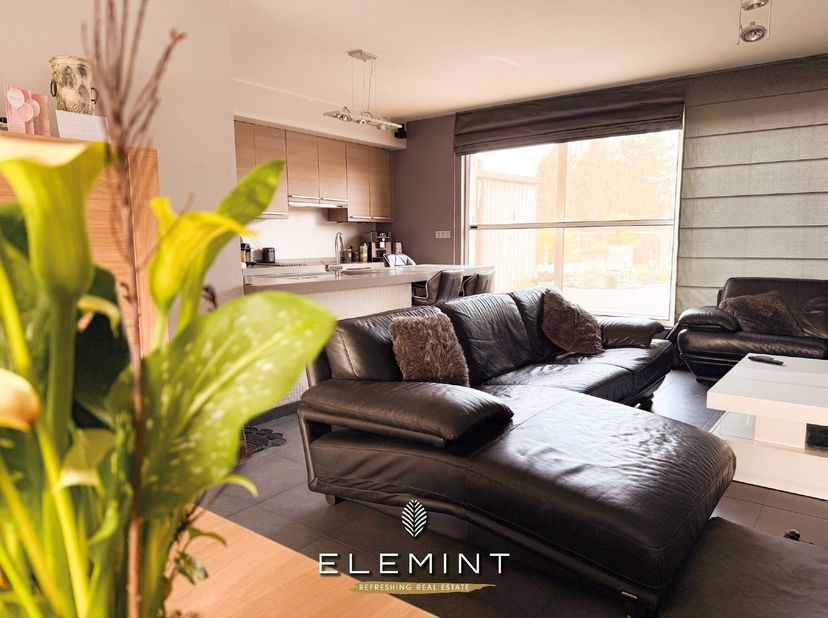 Op zoek naar ruimte, privacy én het comfort van een appartement? Dan is dit uitzonderlijke energiezuinig triplex-appartement precies wat u zoekt.<br /