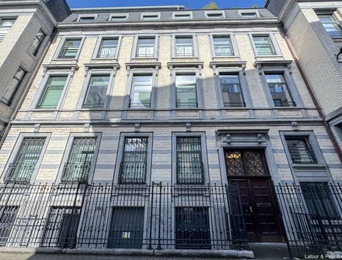                                         Appartement à louer à Ixelles, € 1.600
