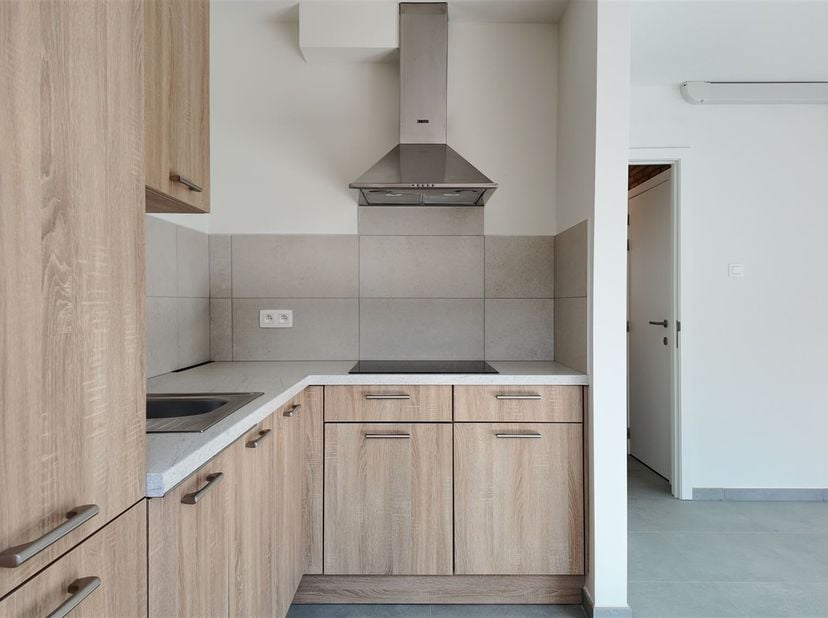 Volledig vernieuwd appartement (2 slaapkamers en garagebox) te huur op toplocatie in centrum Hasselt<br />
<br />
Op zoek naar comfortabel wonen in