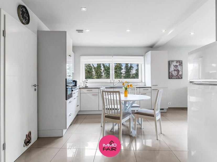 Instapklaar duplexappartement op slechts 5 minuten van Maastricht<br />
Dit energiezuinige duplexappartement bevindt zich in een kleinschalige residen