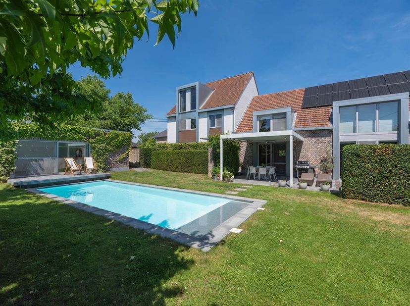 Huis te koop in Voorshoventerweg 4,
                    3680 Neeroeteren