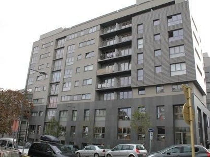 Lumineux appartement de 100m² + terrasse 10 m² situé au 5ème étage de l'immeuble, construit en 2008, offre à ses résidents toutes les commodités de co