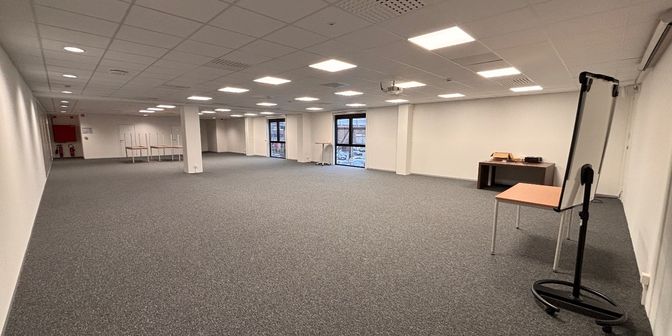 Bedrijfsvastgoed te huur in Engelse wandeling 2 - D, 8500 Kortrijk