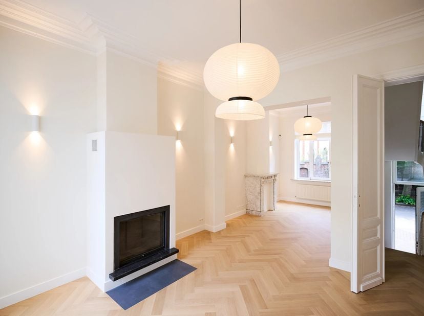 Bien présentée par Elisabeth du Chastel : 0495 79 78 58 / elisabeth.duchastel@victoire.be<br />
Victoire Junot vous propose à Etterbeek, à proximité d