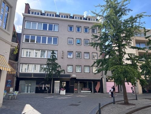                                         Handelsgelijkvloers te huur in Hasselt, € 1.000
