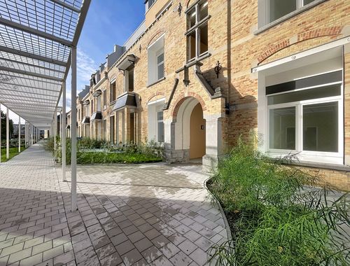                                         Bureaux à louer à Sint-Gillis-Waas, € 3.436
