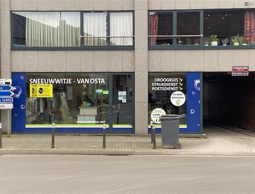                                         Bureaux à louer à Stekene, € 1.250
