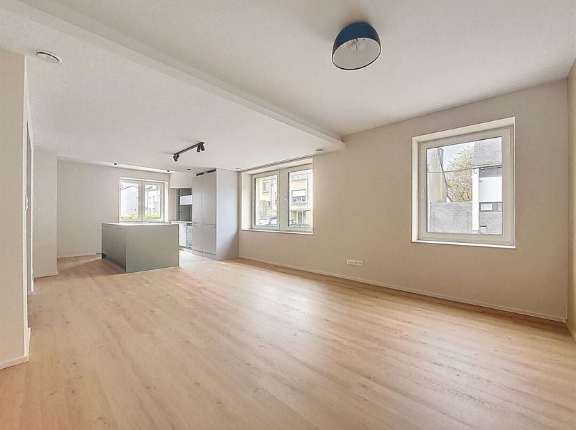 W Immobilière vous propose à la location ce très bel appartement entièrement rénové avec des matériaux de qualité et des finitions haut de gamme.<br /