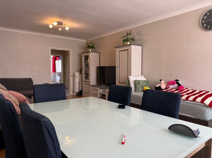 Appartement spacieux avec terrasse dans le centre de Vilvorde<br />
Au 18 Xavier Buissetstraat à Vilvoorde, vous trouverez cet appartement bien entret